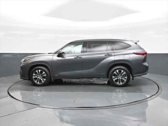 used 2022 Toyota Highlander Hybrid car, priced at $45,995