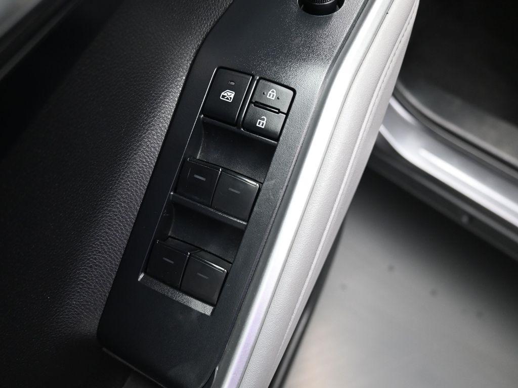 used 2022 Toyota Highlander Hybrid car, priced at $43,999