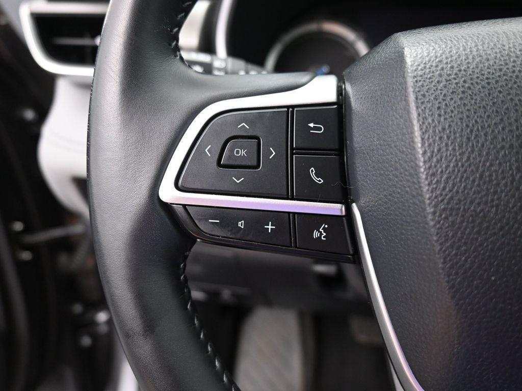 used 2022 Toyota Highlander Hybrid car, priced at $43,999