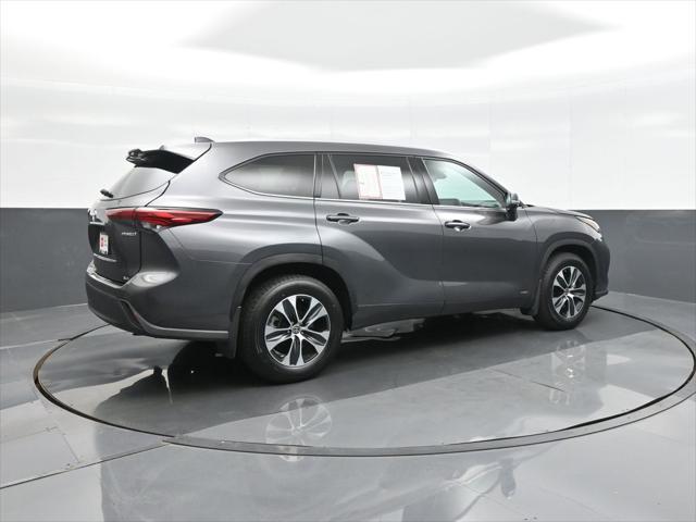 used 2022 Toyota Highlander Hybrid car, priced at $45,995