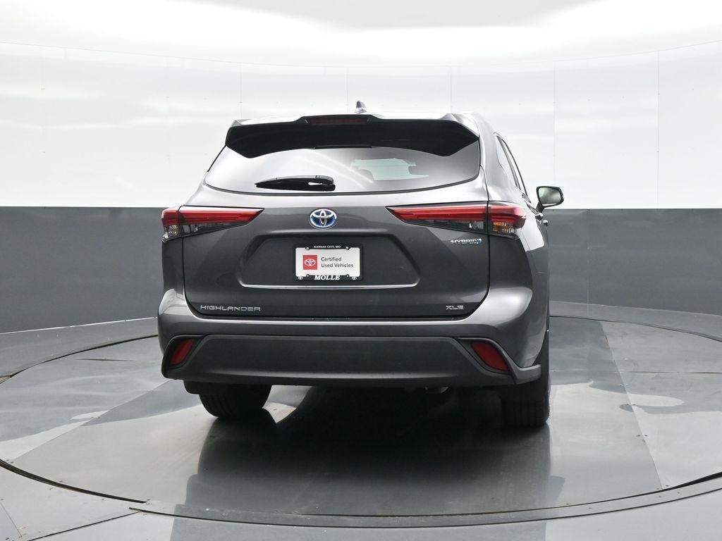 used 2022 Toyota Highlander Hybrid car, priced at $43,999