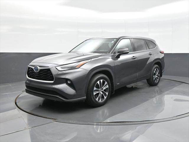 used 2022 Toyota Highlander Hybrid car, priced at $45,995