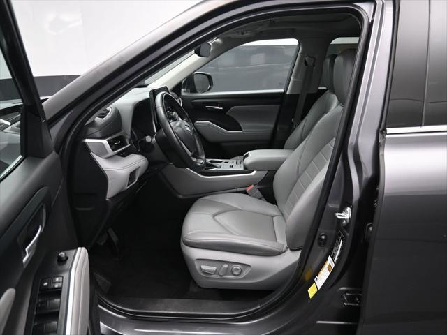 used 2022 Toyota Highlander Hybrid car, priced at $45,995