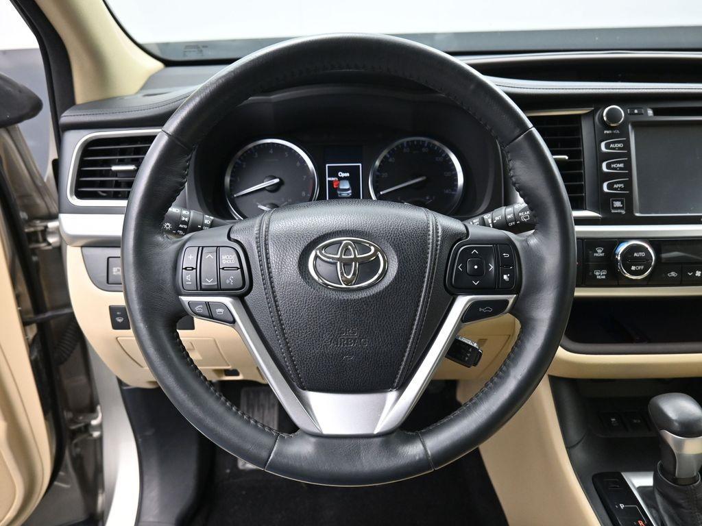 used 2014 Toyota Highlander car, priced at $20,498