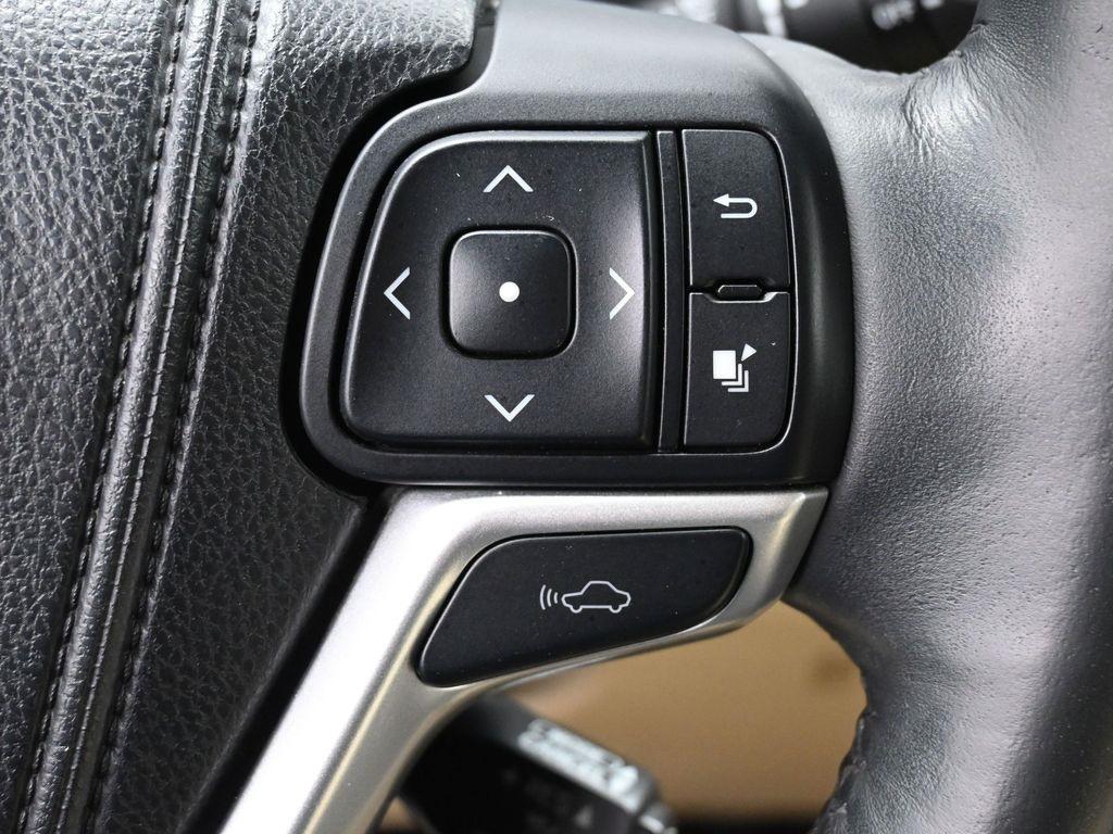 used 2014 Toyota Highlander car, priced at $20,498