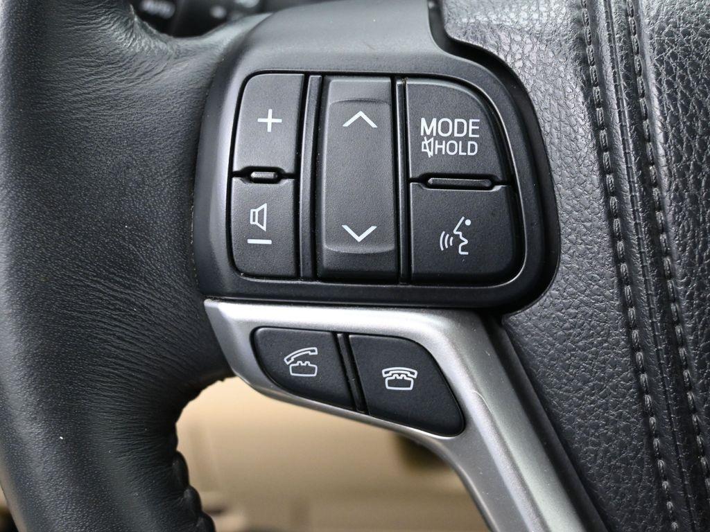 used 2014 Toyota Highlander car, priced at $20,498