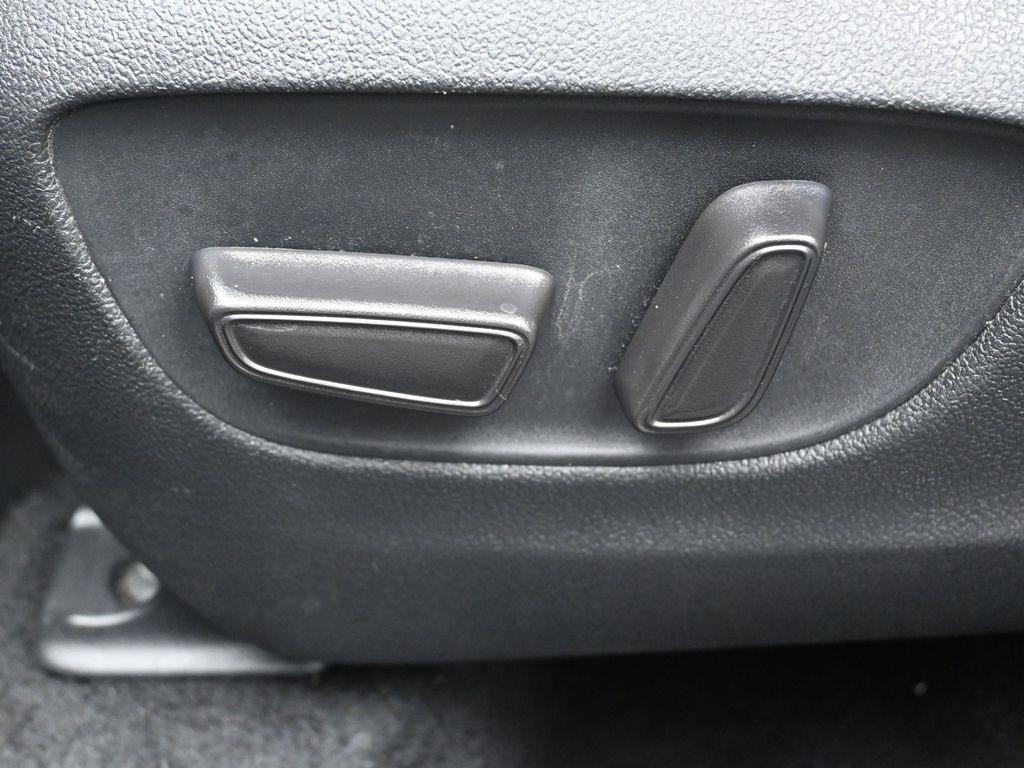 used 2021 Toyota Highlander Hybrid car, priced at $28,607