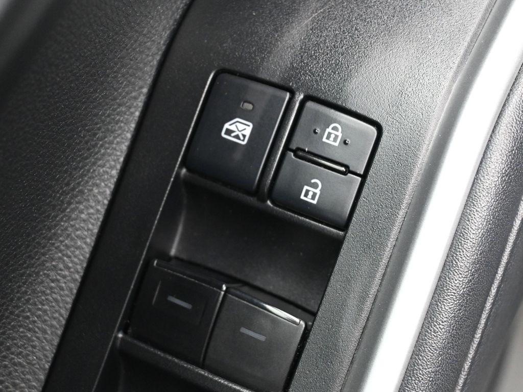 used 2021 Toyota Highlander Hybrid car, priced at $28,607