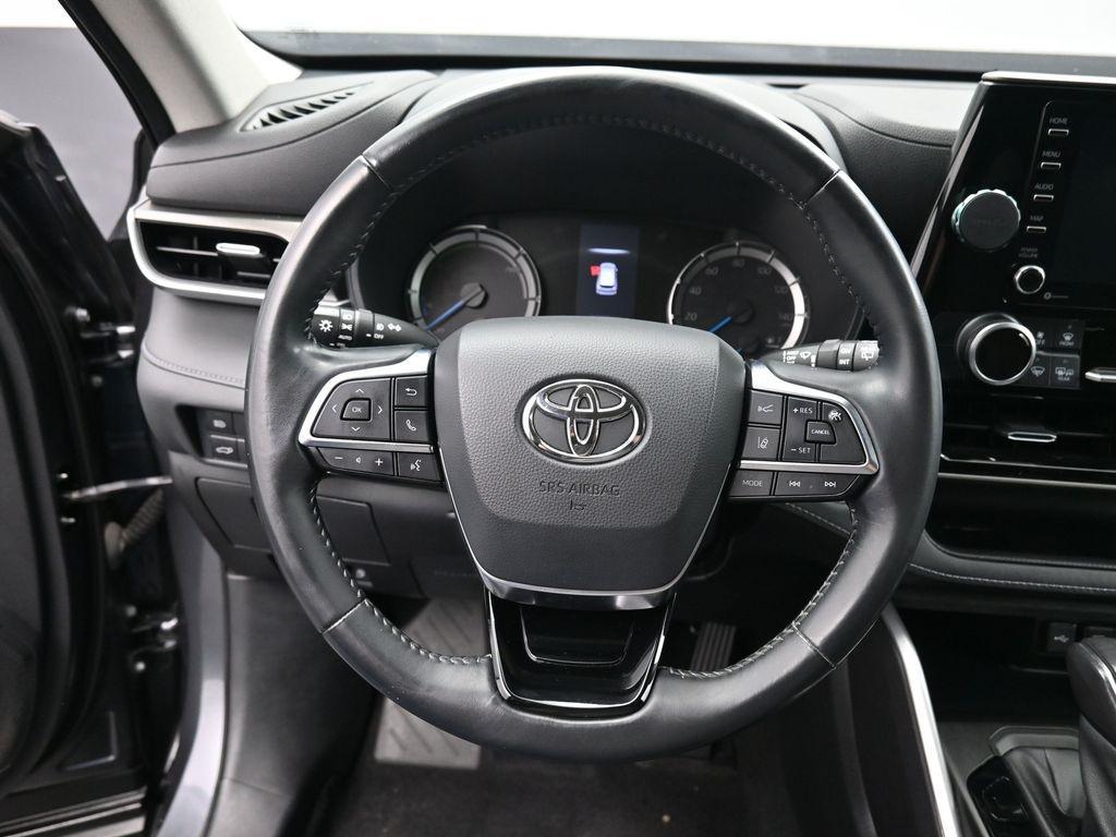 used 2021 Toyota Highlander Hybrid car, priced at $28,607