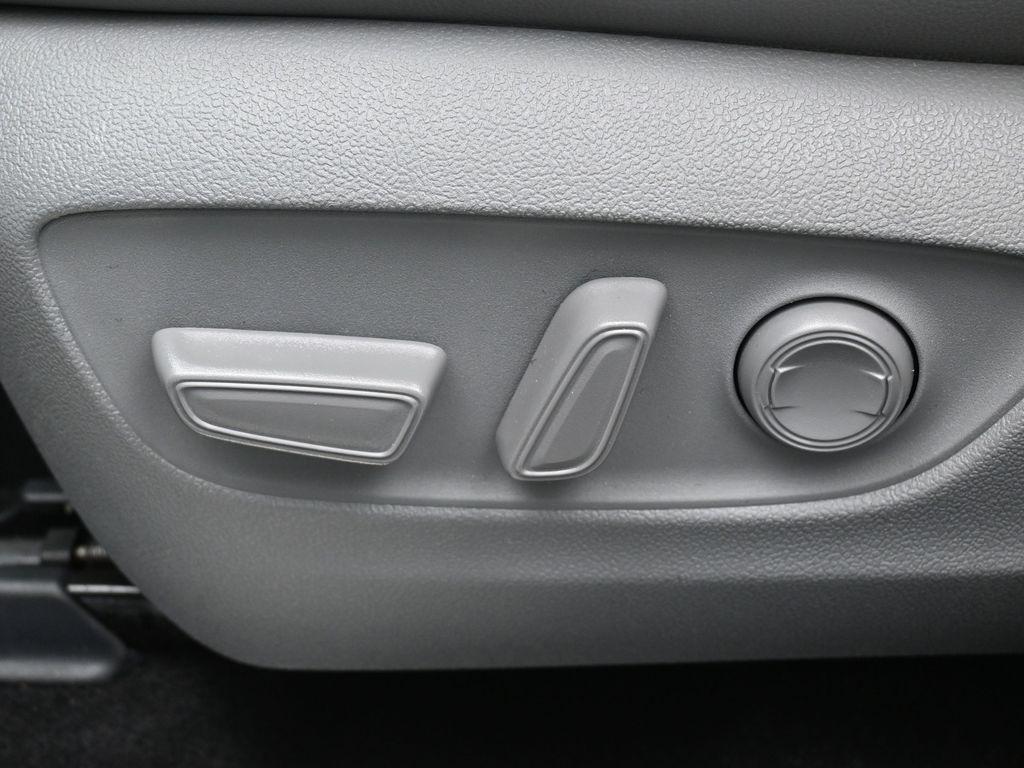 used 2021 Toyota Highlander car, priced at $39,995