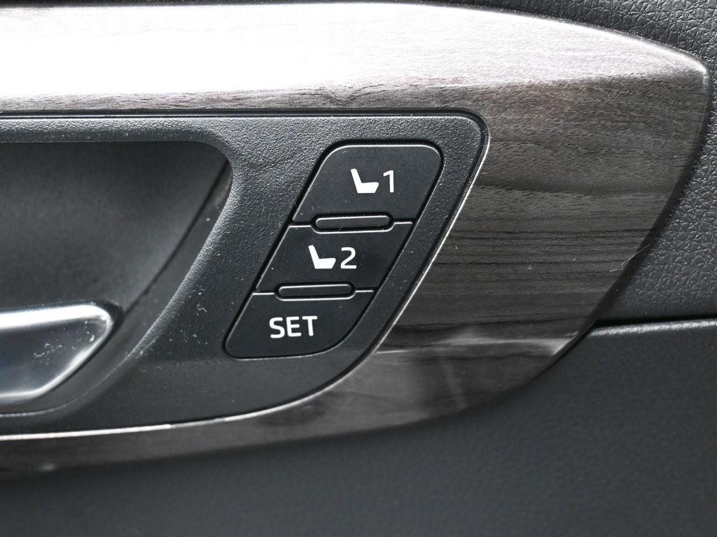 used 2021 Toyota Highlander car, priced at $39,995