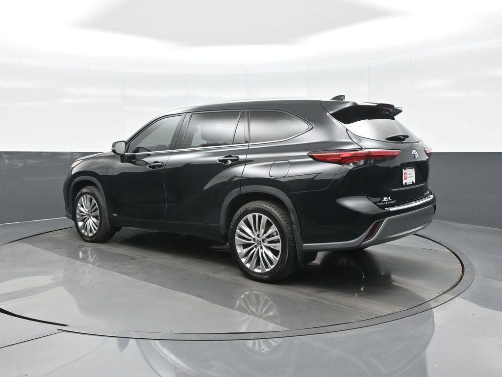 used 2022 Toyota Highlander Hybrid car, priced at $47,152