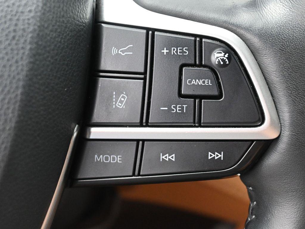 used 2022 Toyota Highlander Hybrid car, priced at $47,152