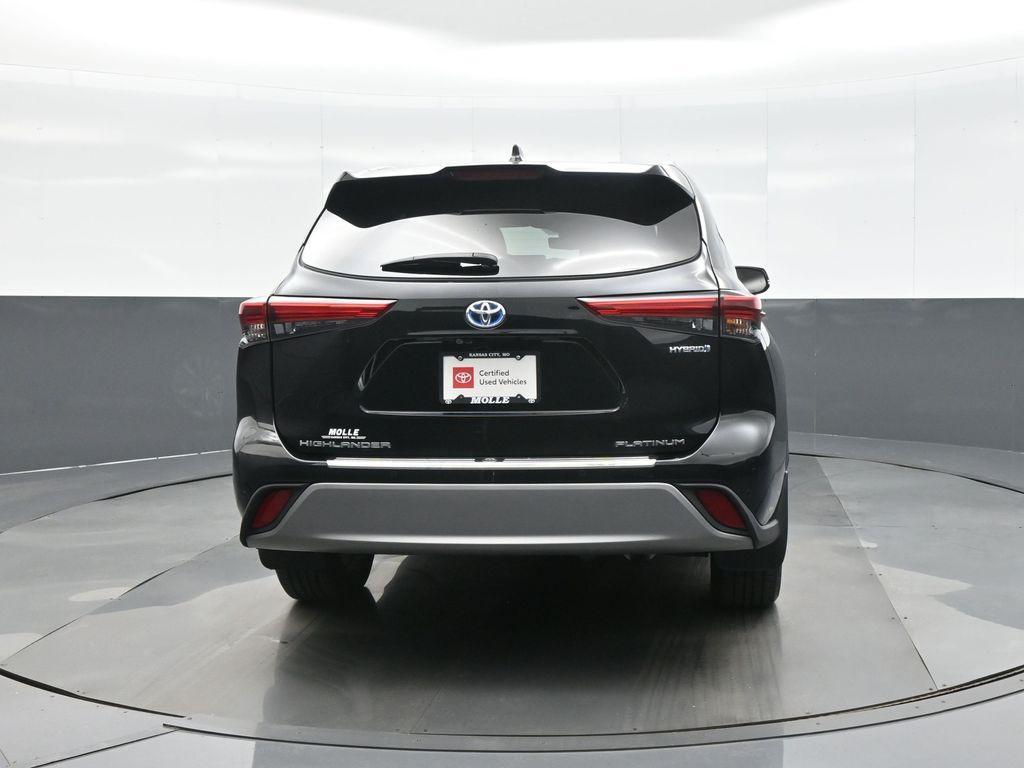 used 2022 Toyota Highlander Hybrid car, priced at $47,152