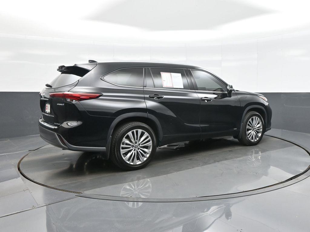 used 2022 Toyota Highlander Hybrid car, priced at $47,152