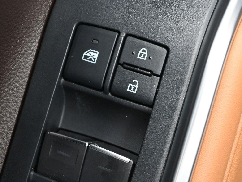 used 2022 Toyota Highlander Hybrid car, priced at $47,152