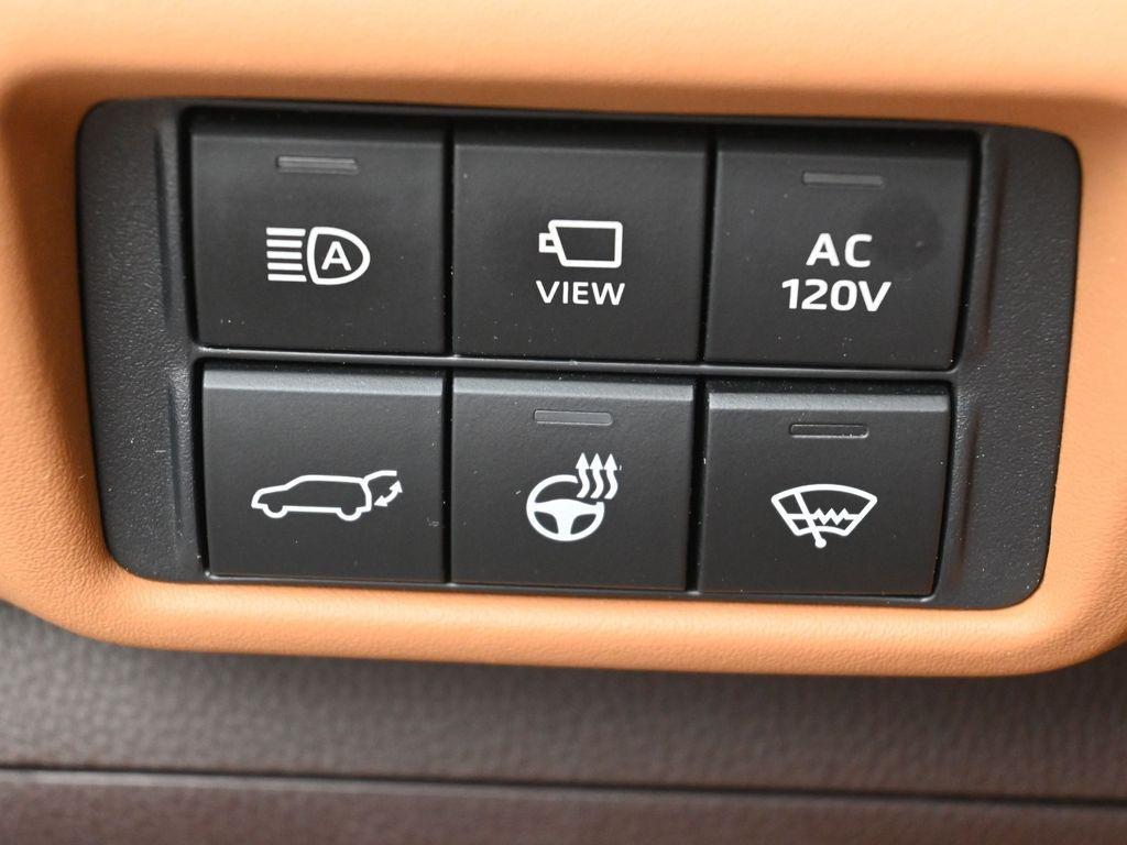 used 2022 Toyota Highlander Hybrid car, priced at $47,152