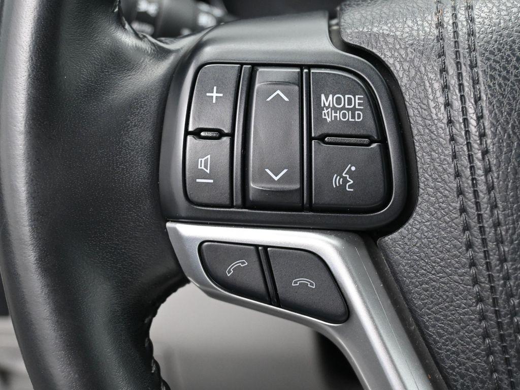 used 2018 Toyota Highlander car, priced at $27,994