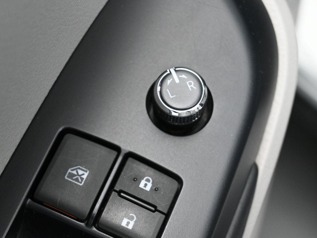 used 2018 Toyota Highlander car, priced at $27,994