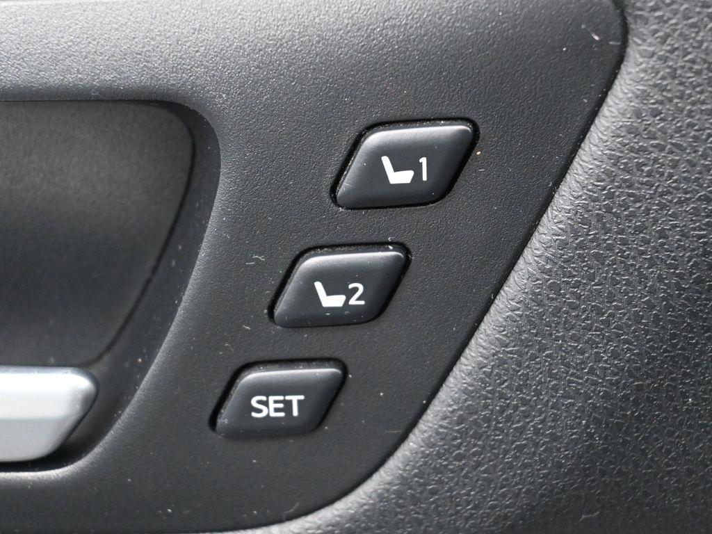 used 2018 Toyota Highlander car, priced at $27,994