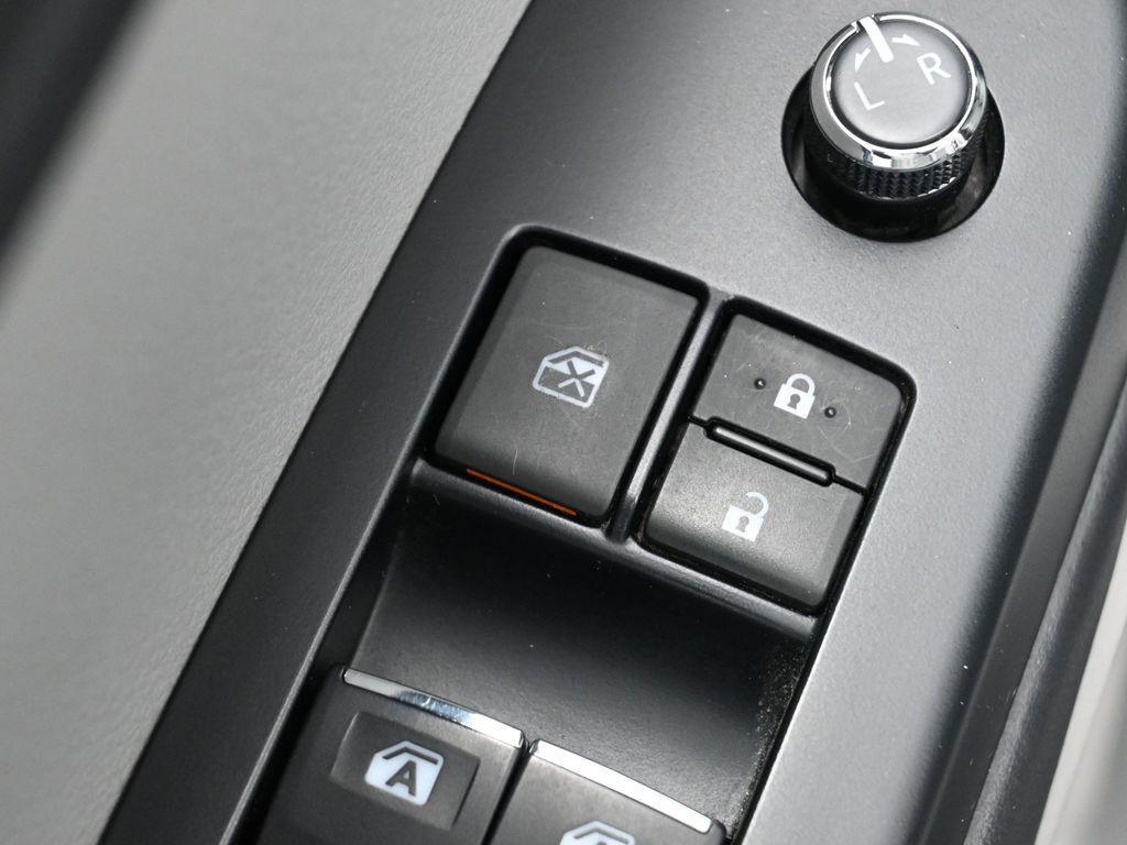 used 2018 Toyota Highlander car, priced at $27,994