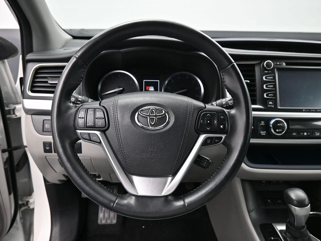 used 2018 Toyota Highlander car, priced at $27,994