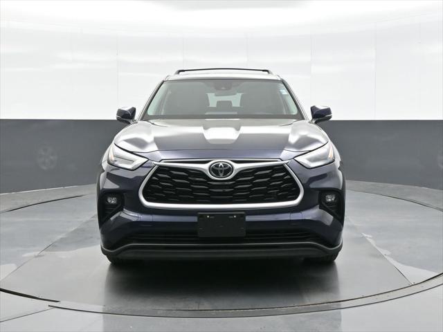 used 2022 Toyota Highlander car, priced at $33,045