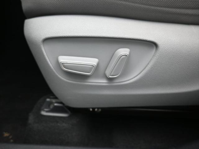 used 2021 Toyota Highlander car, priced at $30,496