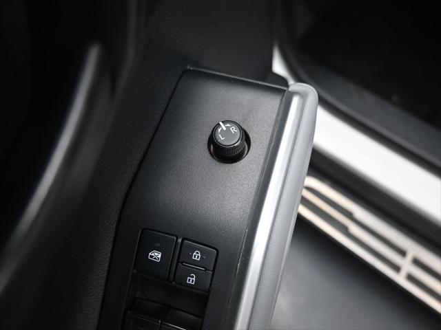 used 2021 Toyota Highlander car, priced at $30,496