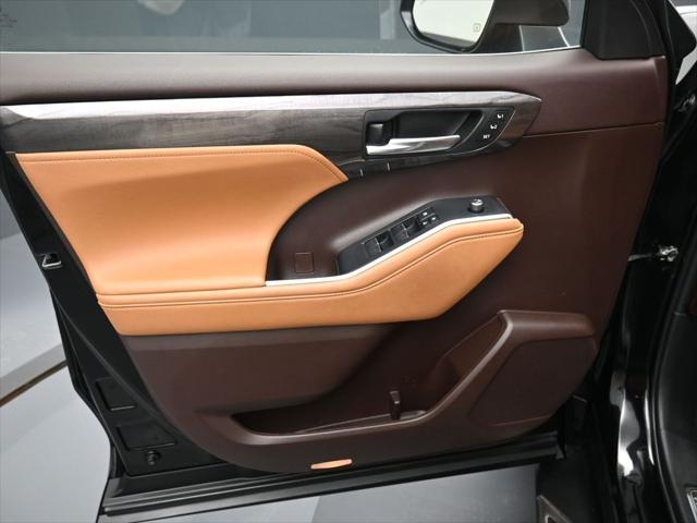 used 2022 Toyota Highlander car, priced at $47,952