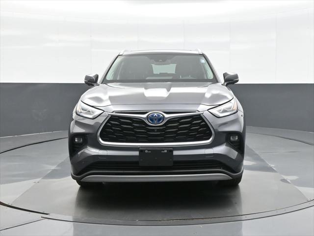 used 2024 Toyota Highlander Hybrid car, priced at $60,000
