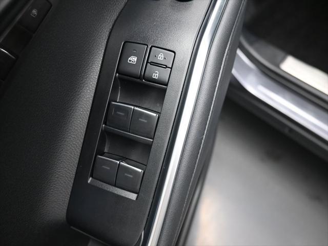 used 2024 Toyota Highlander Hybrid car, priced at $60,000