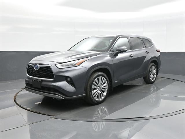 used 2024 Toyota Highlander Hybrid car, priced at $60,000