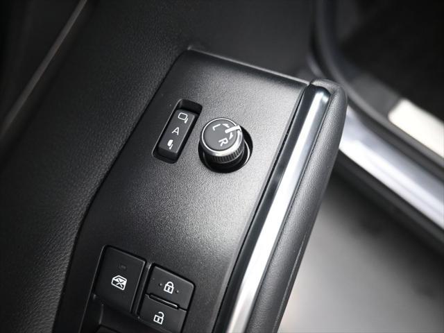 used 2024 Toyota Highlander Hybrid car, priced at $60,000