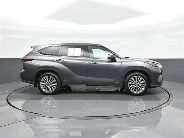 used 2024 Toyota Highlander Hybrid car, priced at $60,000