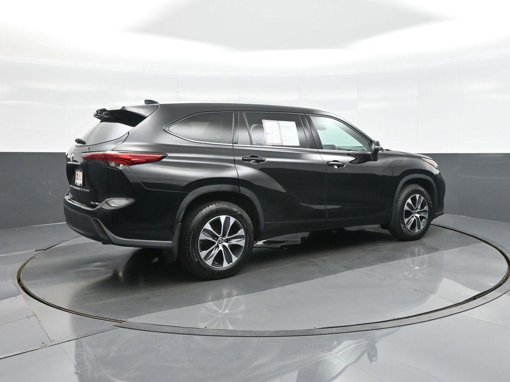 used 2022 Toyota Highlander car, priced at $30,000