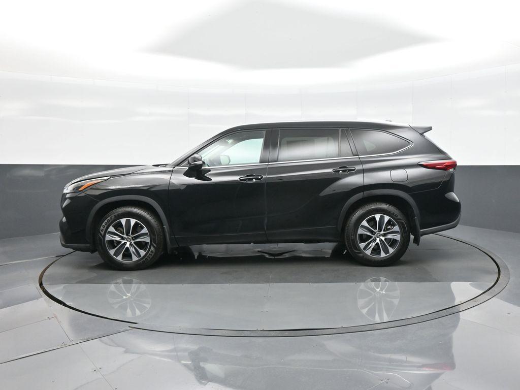 used 2022 Toyota Highlander car, priced at $30,000