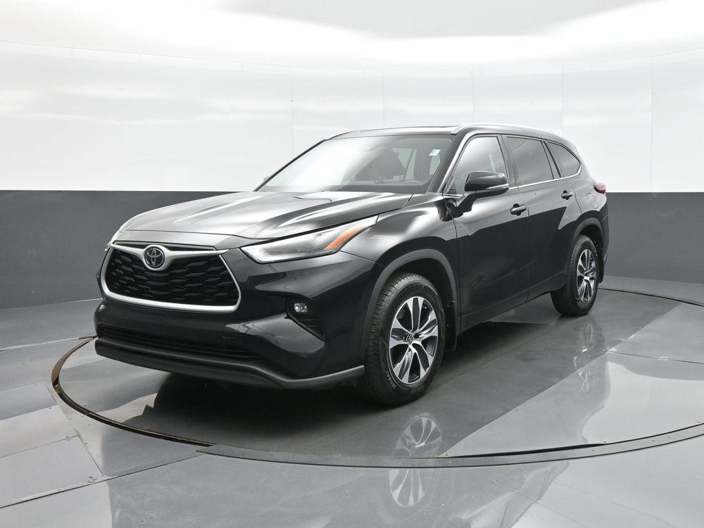 used 2022 Toyota Highlander car, priced at $30,000