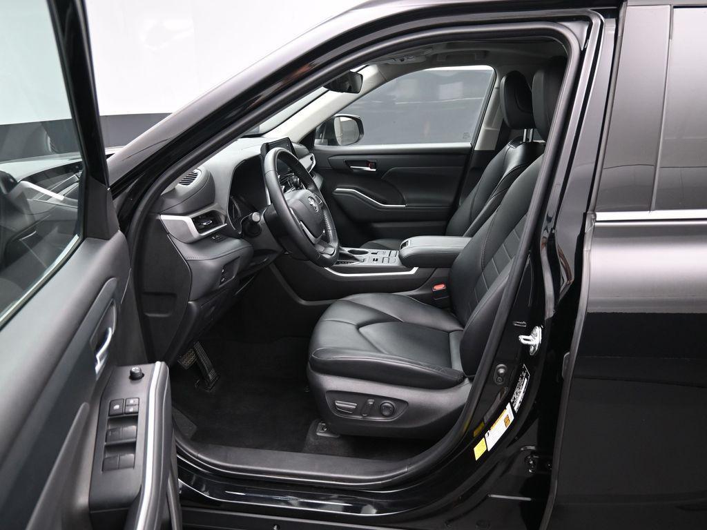 used 2022 Toyota Highlander car, priced at $30,000