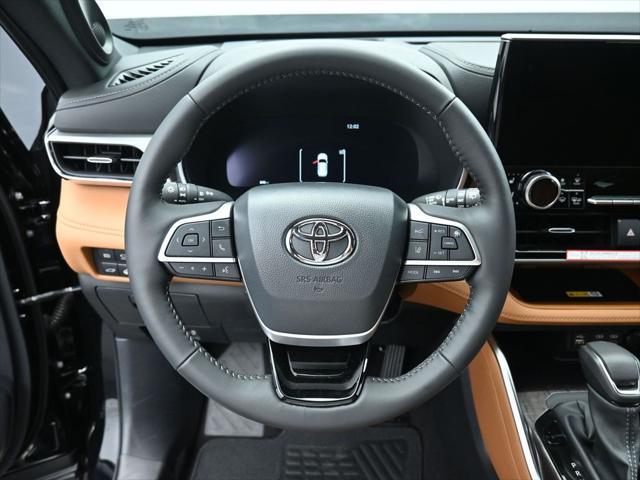 used 2025 Toyota Highlander car, priced at $62,985