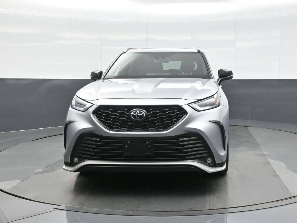 used 2023 Toyota Highlander car, priced at $44,995