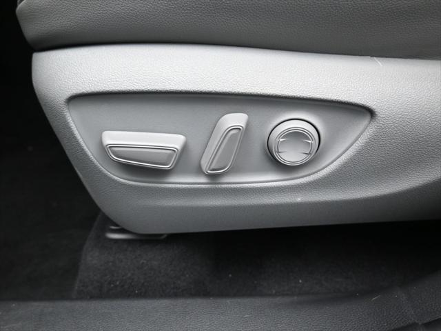 used 2022 Toyota Highlander Hybrid car, priced at $48,888