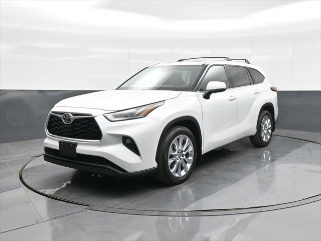 used 2023 Toyota Highlander car, priced at $45,991
