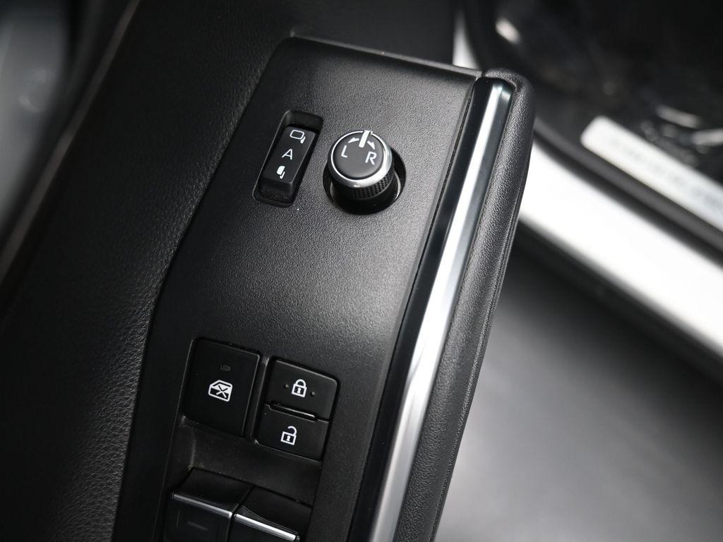 used 2023 Toyota Highlander car, priced at $44,735