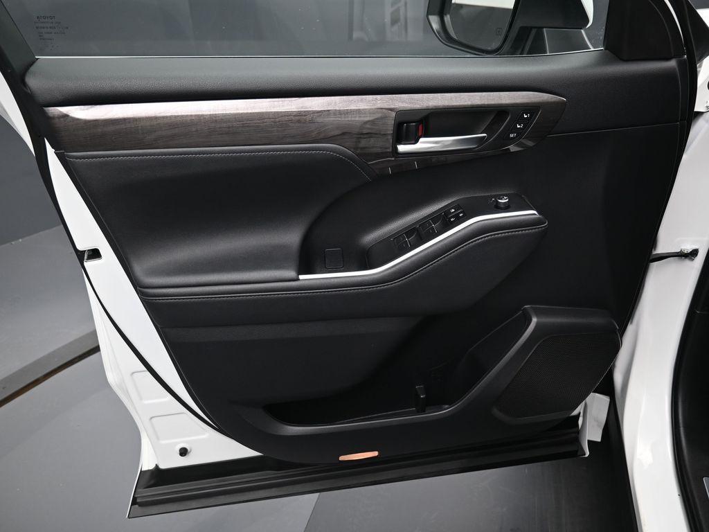 used 2023 Toyota Highlander car, priced at $44,735