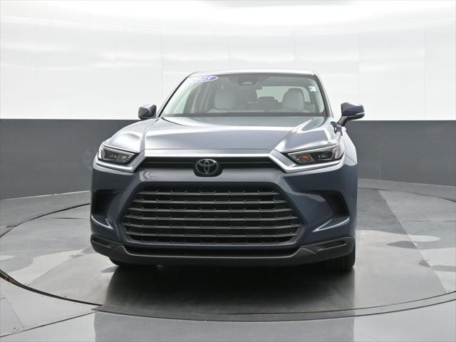 used 2025 Toyota Highlander Hybrid car, priced at $52,992