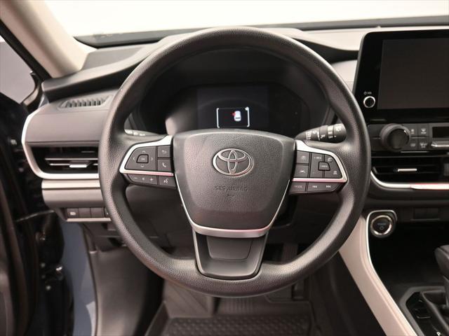 used 2025 Toyota Highlander Hybrid car, priced at $52,992