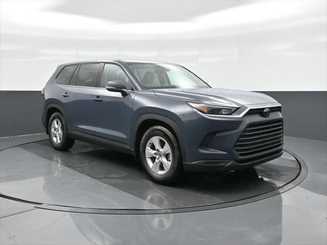 used 2025 Toyota Highlander Hybrid car, priced at $54,715