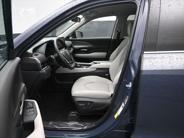 used 2025 Toyota Highlander Hybrid car, priced at $54,715