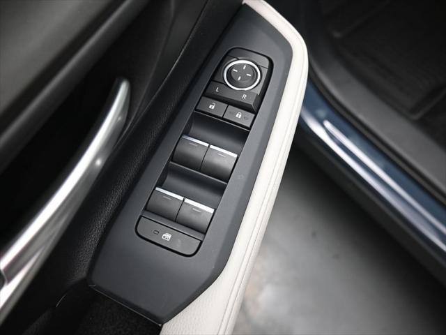 used 2025 Toyota Highlander Hybrid car, priced at $52,992